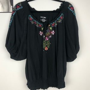 3/$30 Boho Embroidered Top Sz 1X